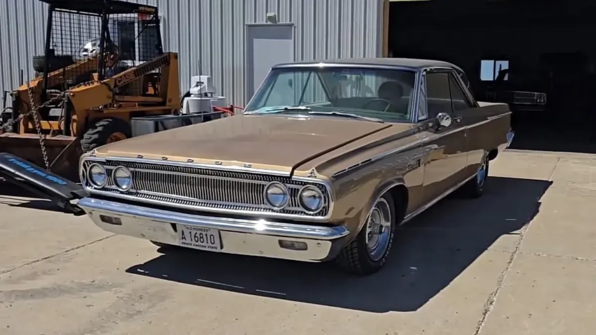 1965 Dodge Coronet 500 Comes out of Hiding With Rare 426 Wedge Under the Hood